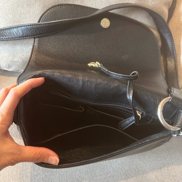 Micheal Kors Black crossbody bag - Picture 2 of 7